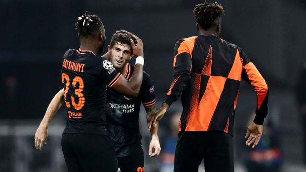 Christian Pulisic assists Michy Batshuayi for Chelsea's winning goal vs. Ajax